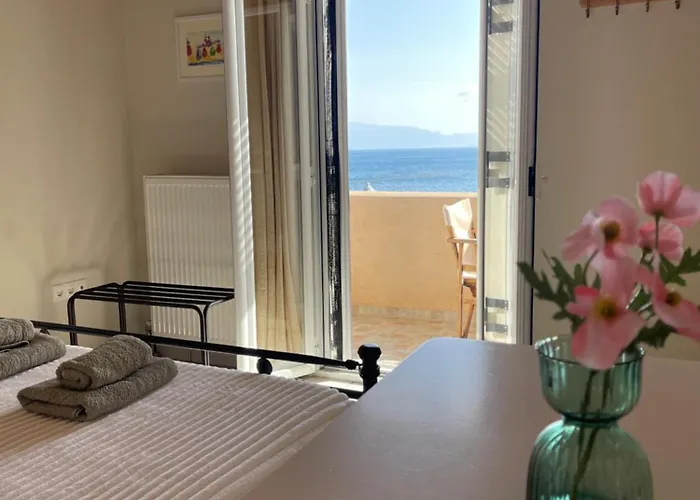 Aretousa Apartment *